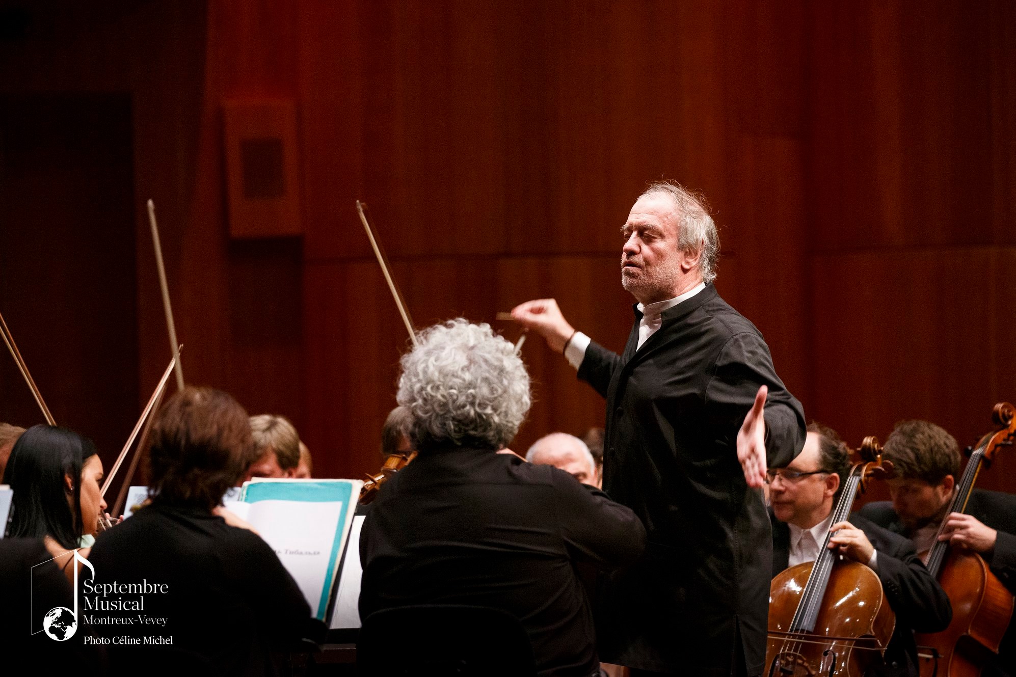 Всемирный оркестр мира под управлением Гергиева выступит в "Зарядье" и Мариинке