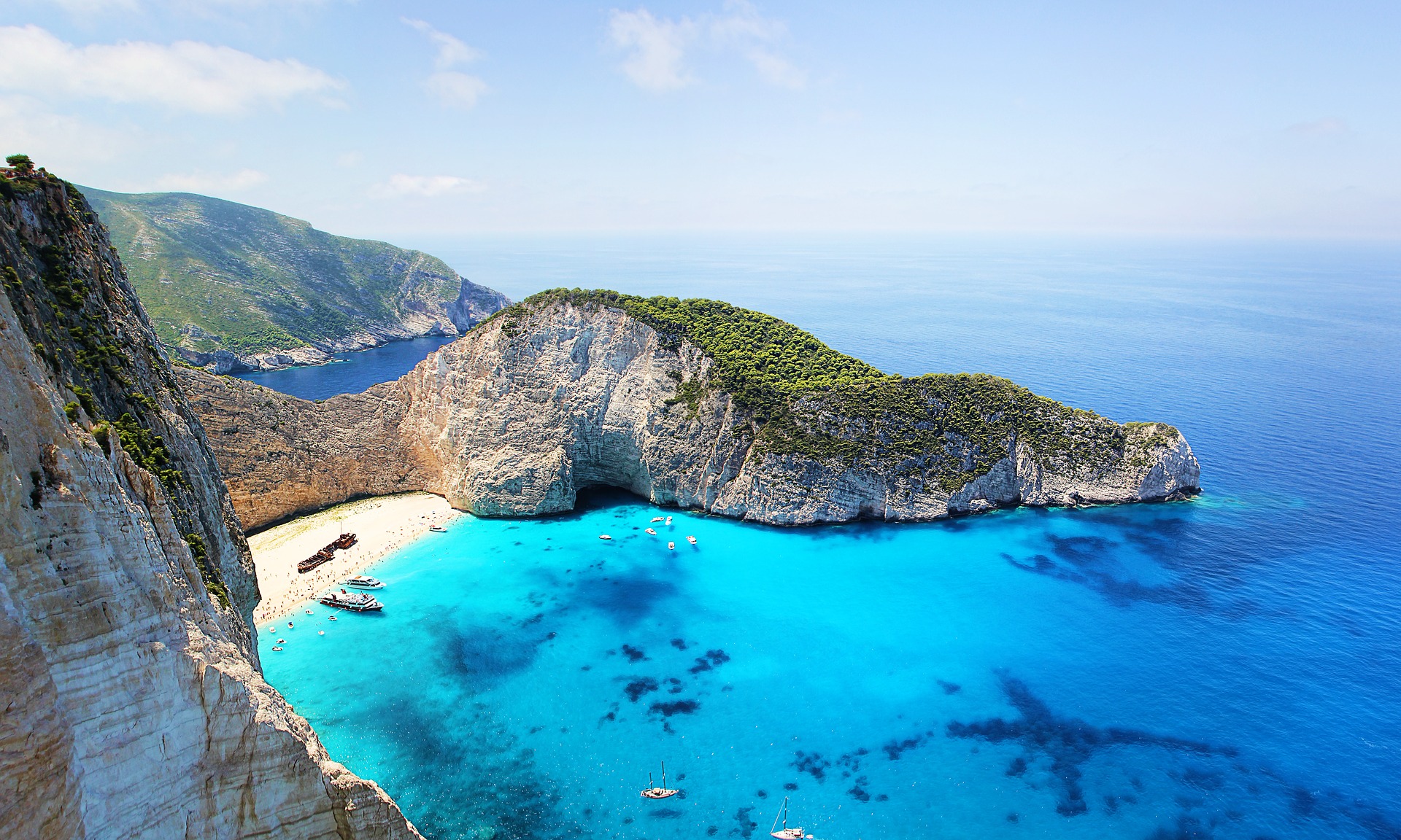 Греция до 3 июля продлила разрешение на въезд российских туристов