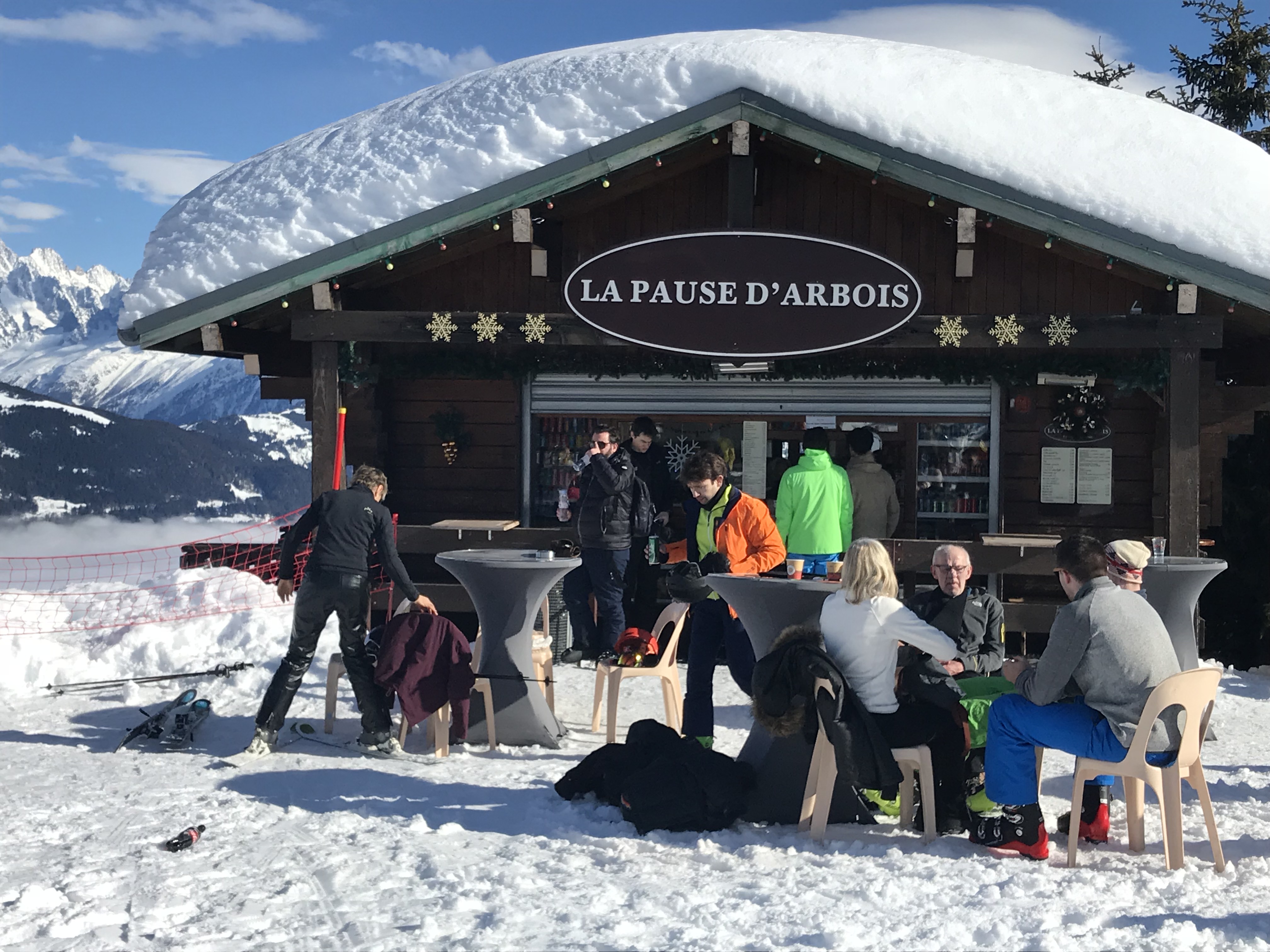 Около 200 тыс. ночевок провели российские туристы во французских Альпах прошлой зимой