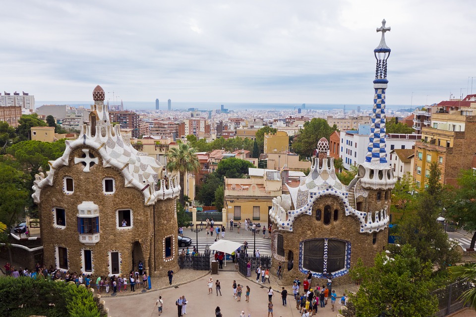 Поток туристов в Испанию в январе снизился на 1,4%