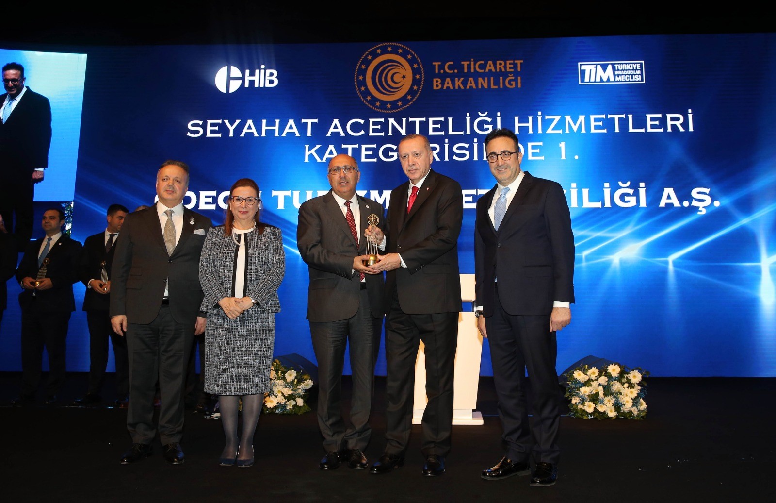 Эрдоган вручил принимающей компании Odeon Tours премию за лучший сервис в сфере туризма