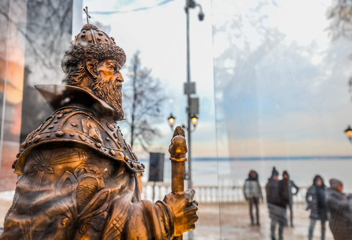 В историческом центре Чебоксар установили бронзовую скульптуру Ивана Грозного