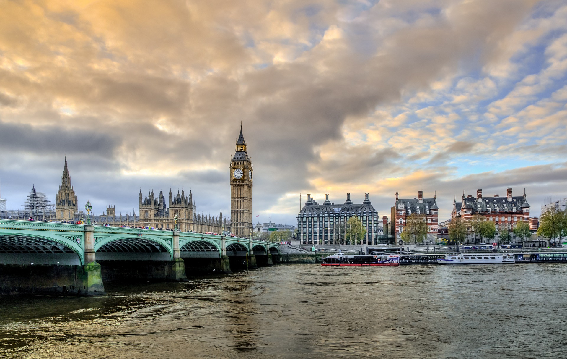 Отели Лондона резко повысили цены в преддверии коронации Карла III