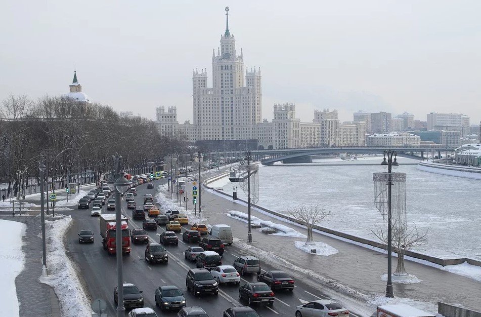 Власти Москвы ослабляют противовирусные ограничения