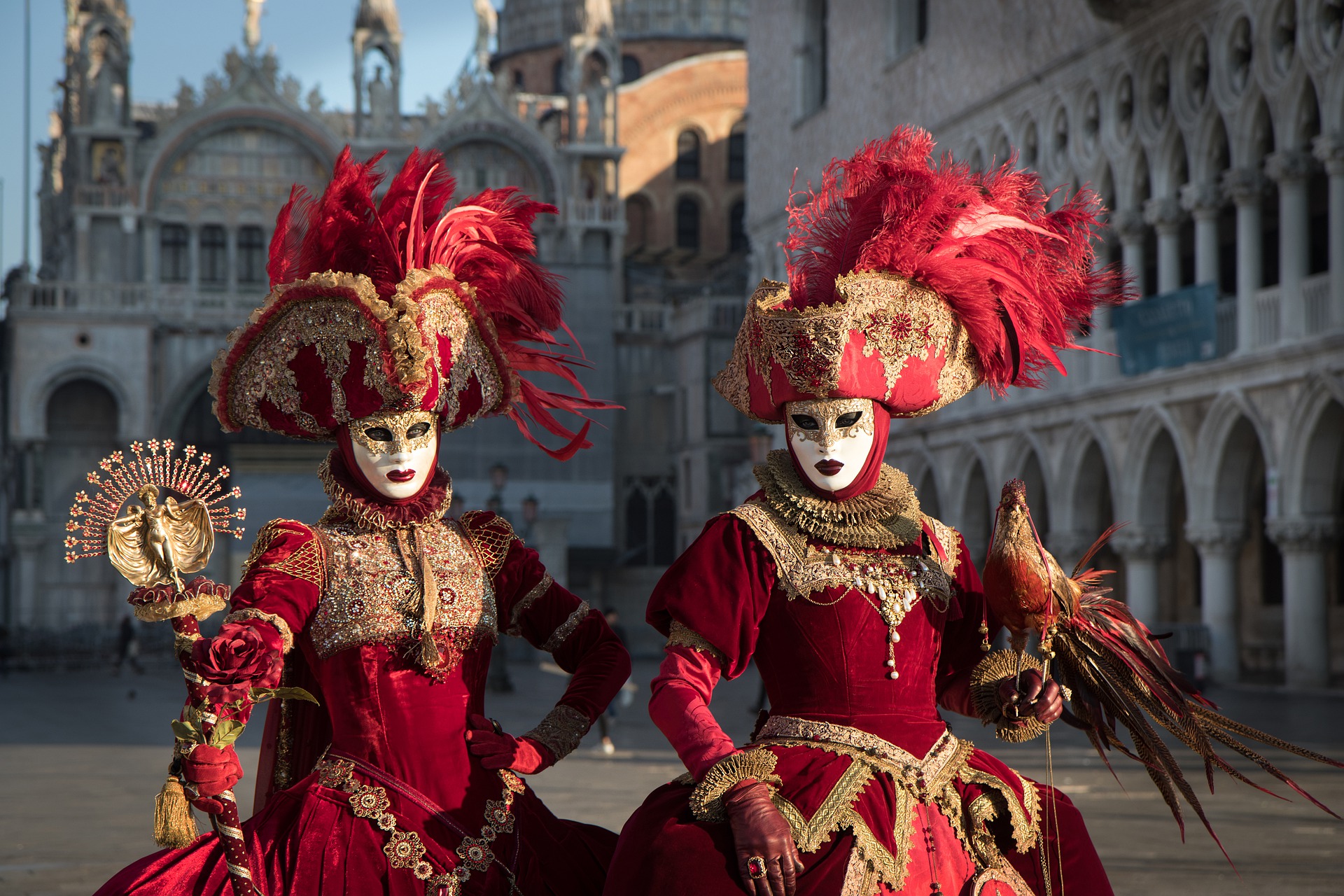 Венеция недосчиталась туристов на карнавале из-за наводнения и коронавируса
