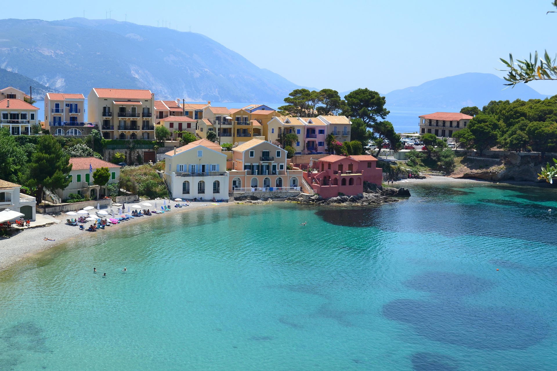 Туроператоры с июля начнут возить туристов в Грецию на рейсах Aegean Airlines