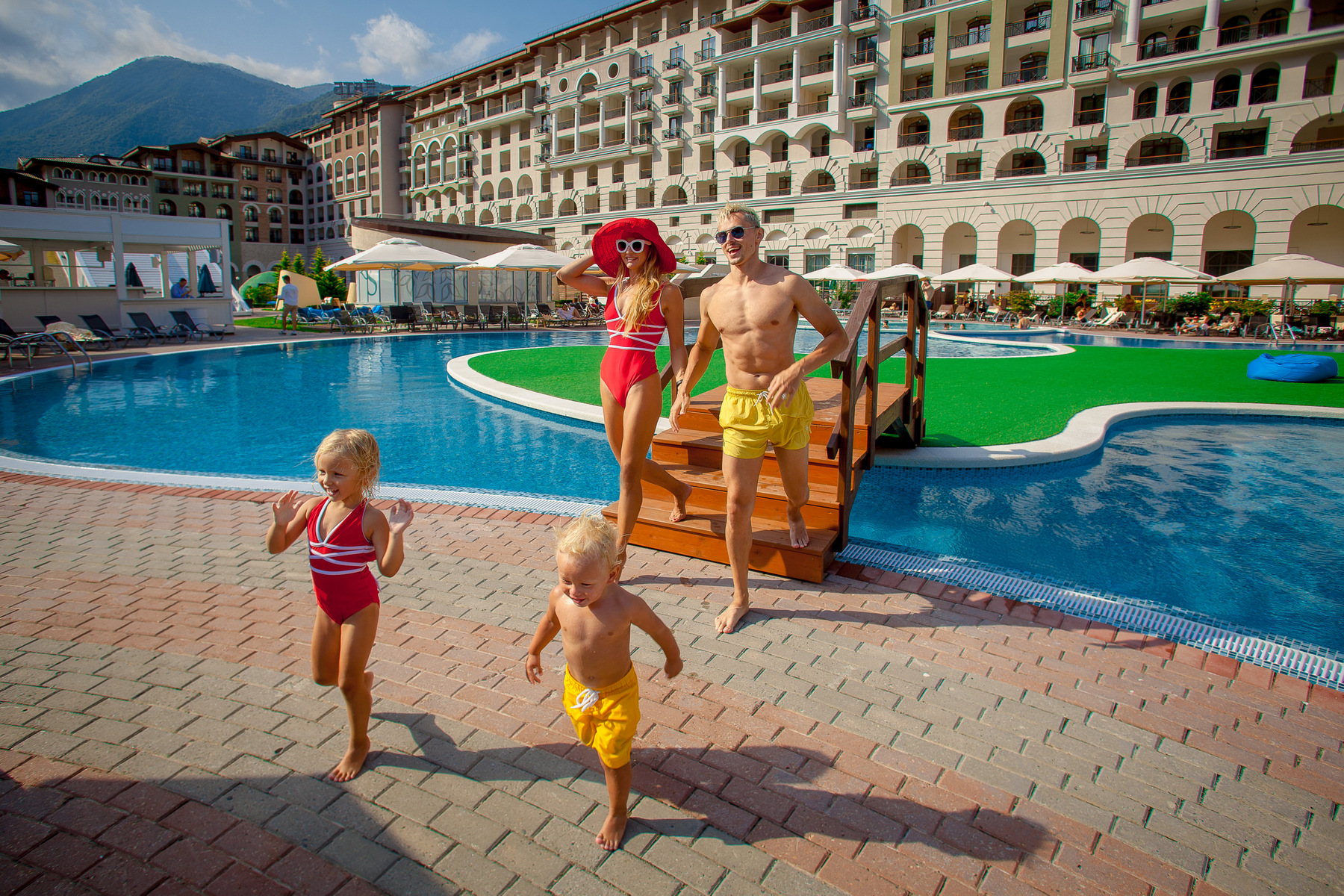 Курорт Красная Поляна с 22 июня начинает открывать отели и апартаменты