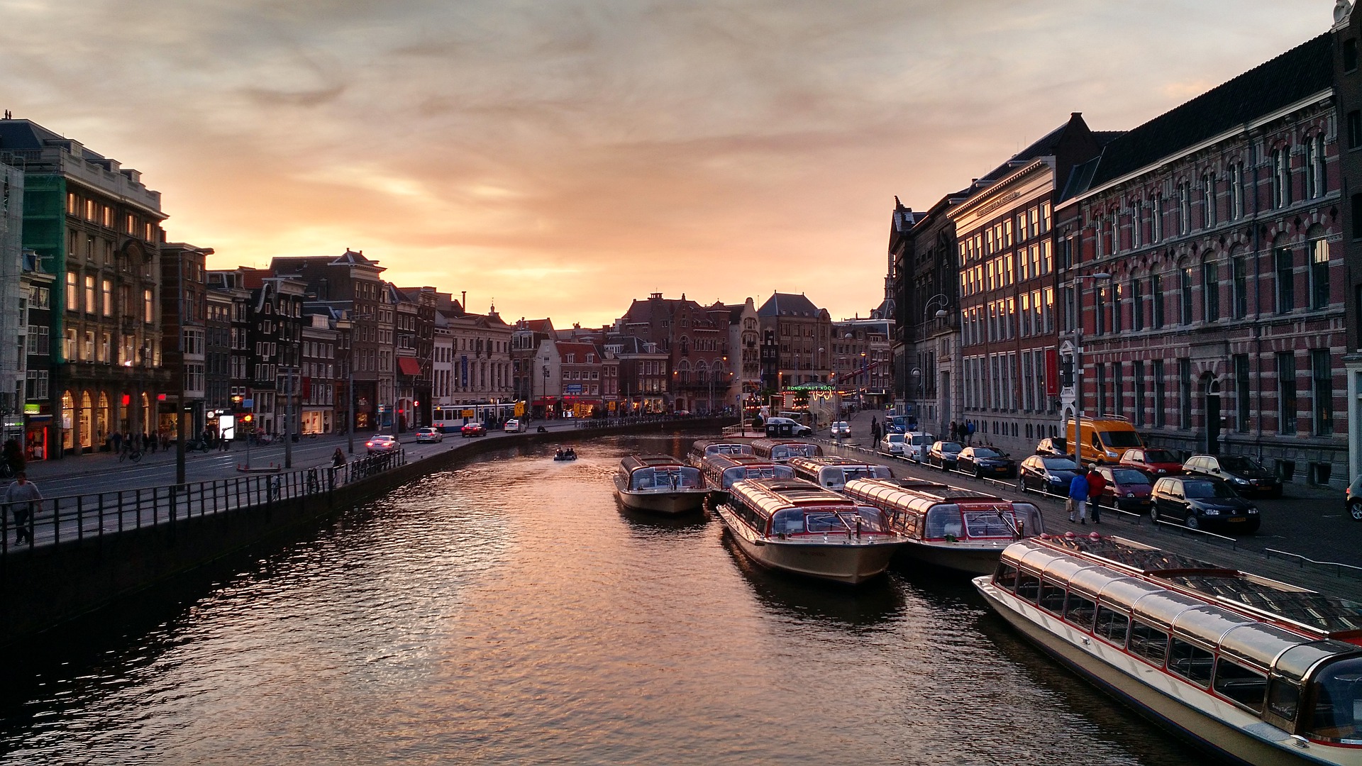 Туристам разрешили арендовать жилье в центре Амстердама
