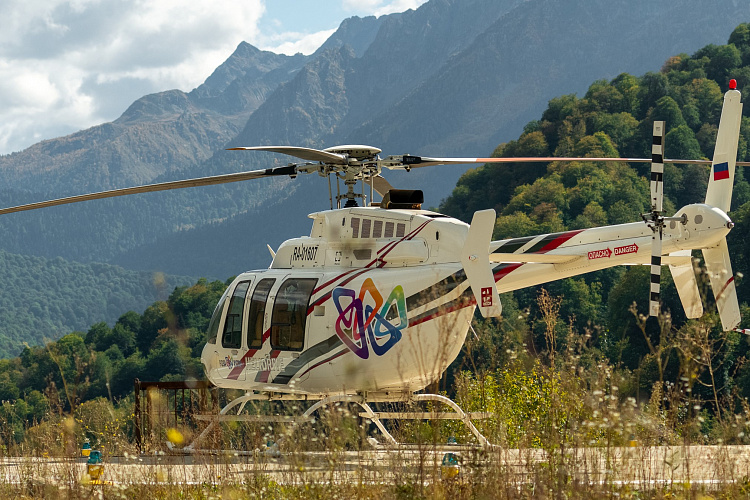 Туристам в Сочи предложили прогулки на вертолетах