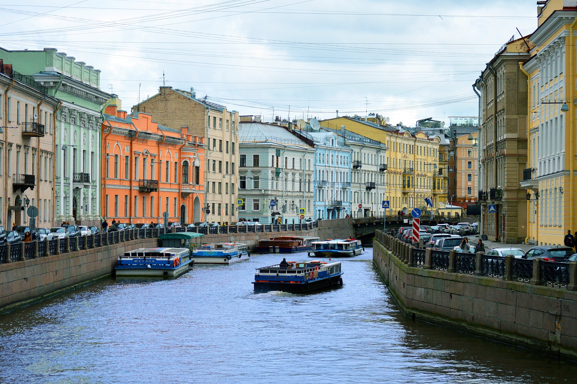 Кольцевой экскурсионный маршрут водного общественного транспорта запустили в Петербурге