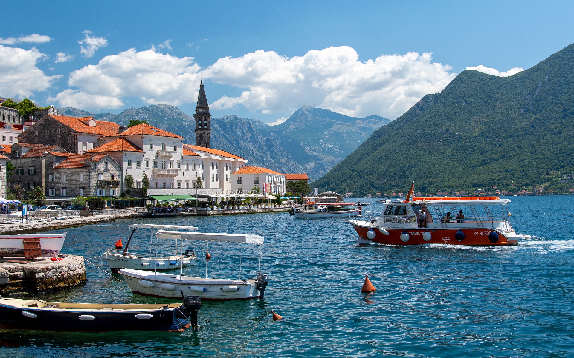 Черногория к лету станет безопасной для туристов, обещают власти