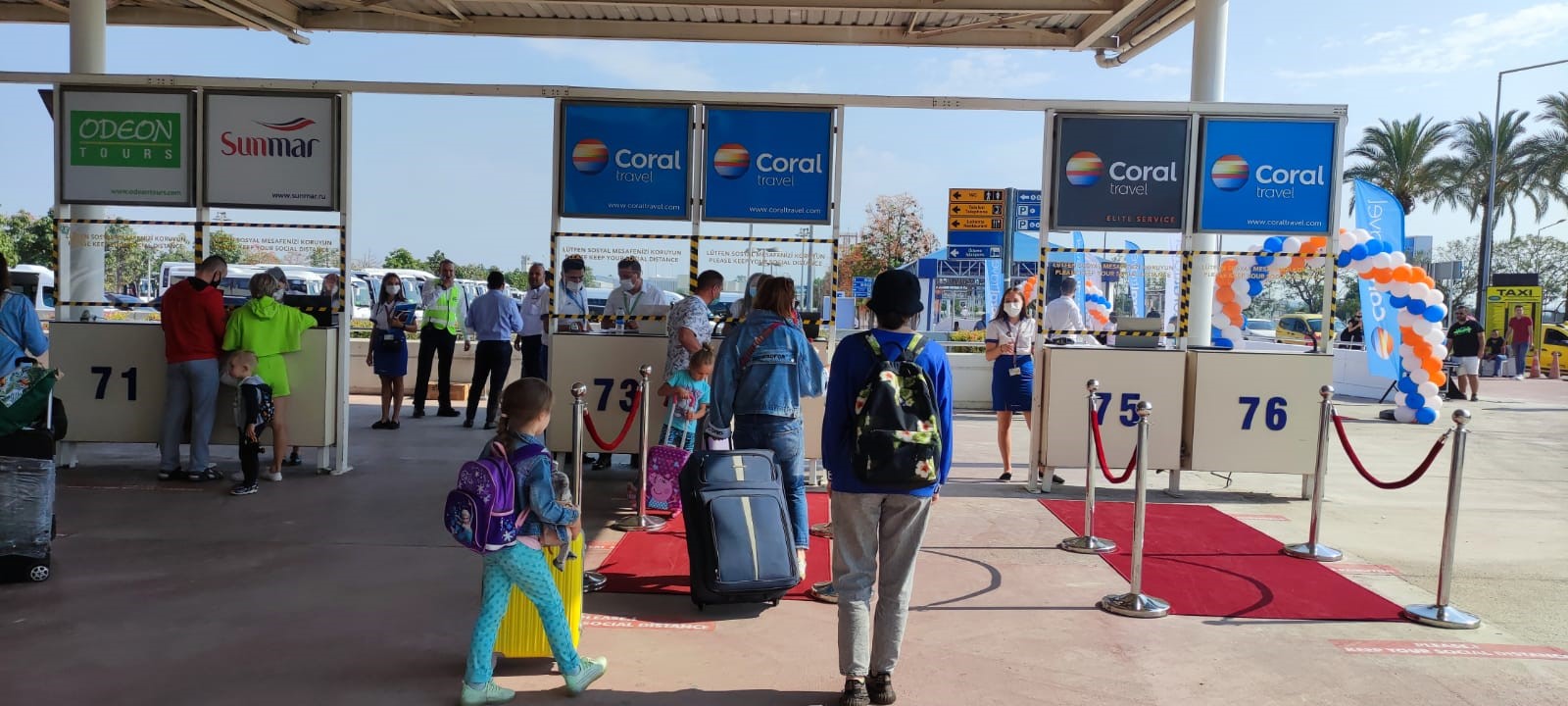 Отложившие отдых из-за пандемии туристы составляют 50% пассажиров на рейсах в Турцию