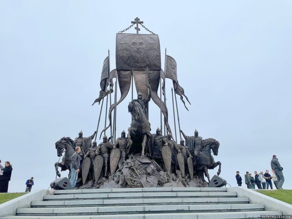 Туристам облегчат посещение мемориала Александру Невскому в деревне Самолва на Псковщине 