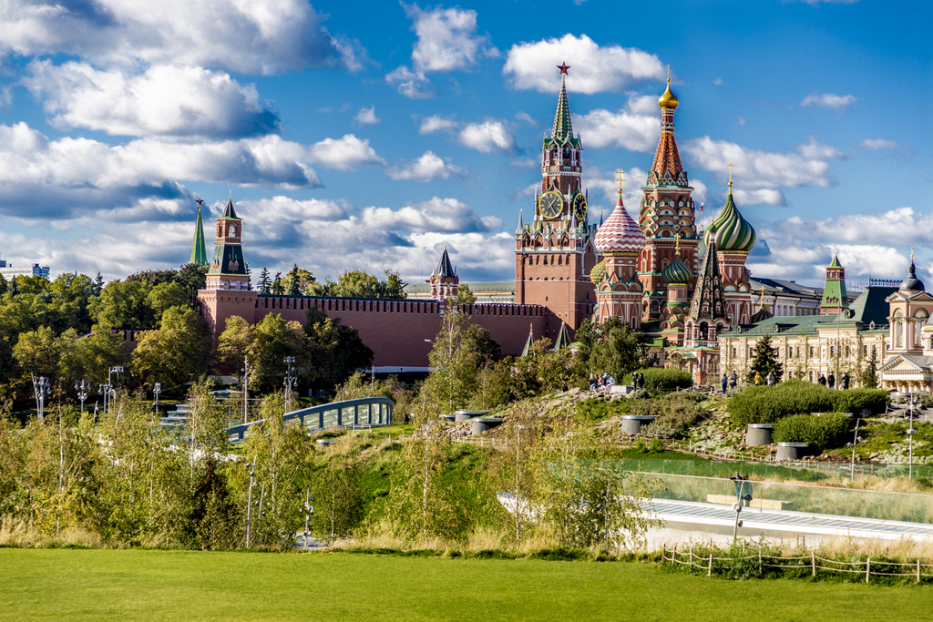Туристы из регионов тратили летом в Москве в среднем по 10 тысяч рублей за поездку