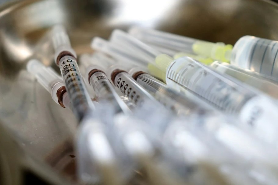 Туроператоры ждут роста спроса на вакцинные туры после решения правительства о сертификатах