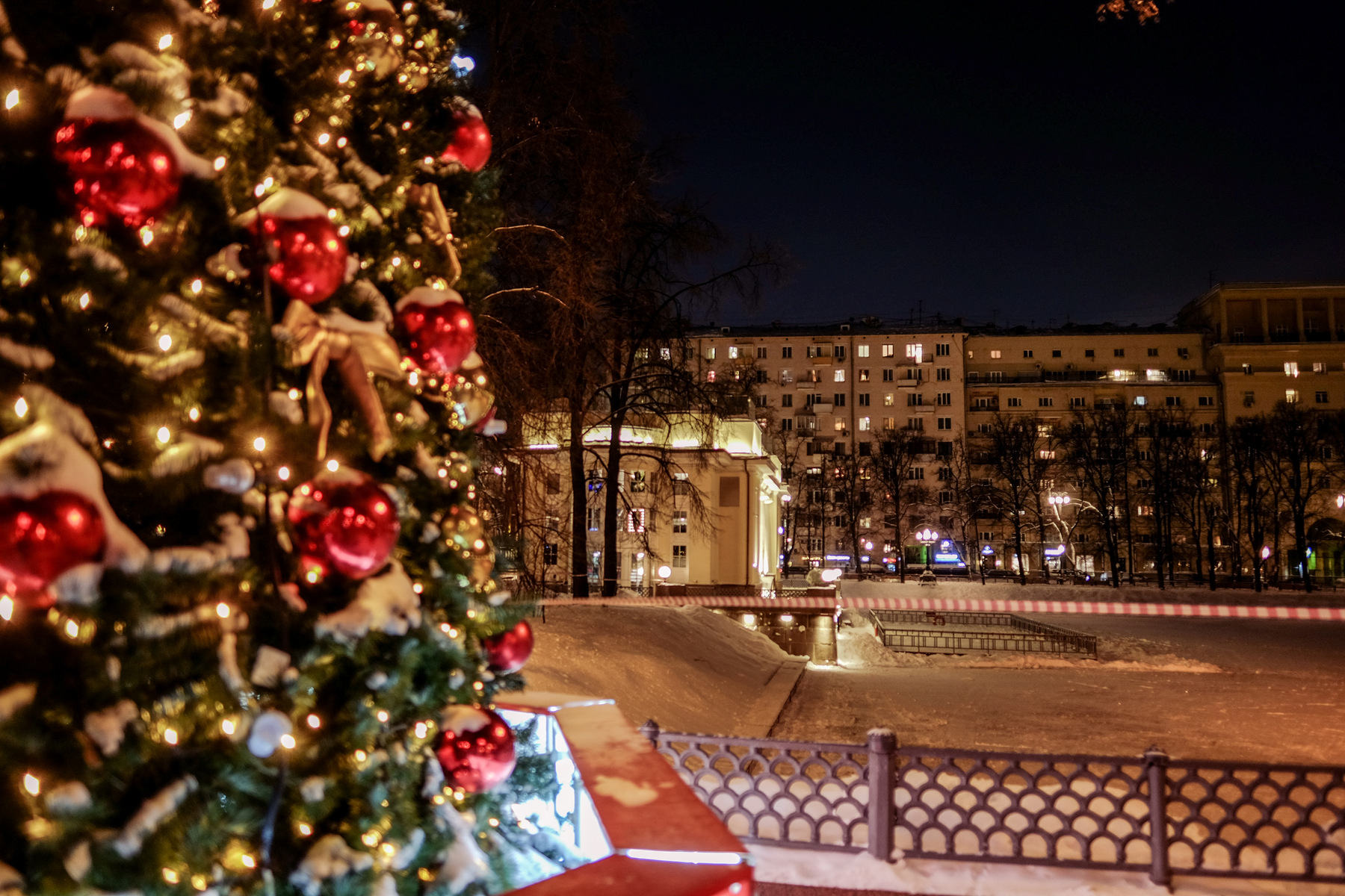 Где сделать лучшие фотографии новогодней Москвы