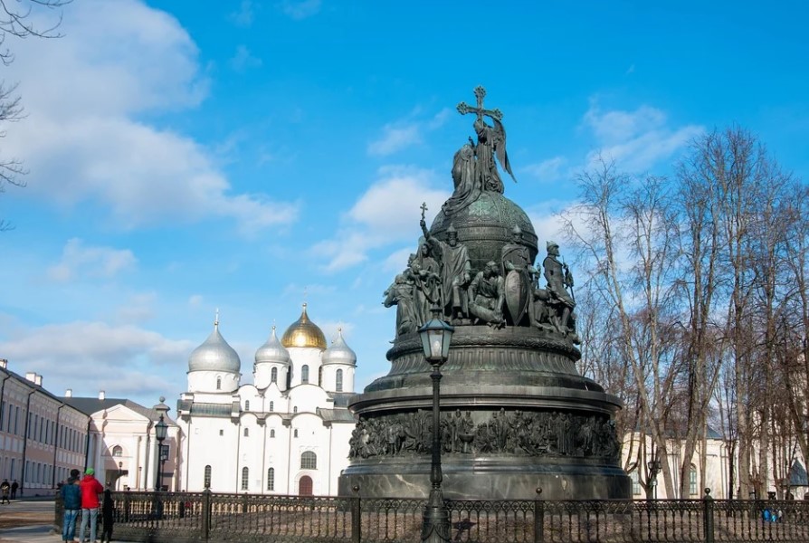 Внутри новгородского монумента "1000-летие России" нашли автографы рабочих с 1874 года