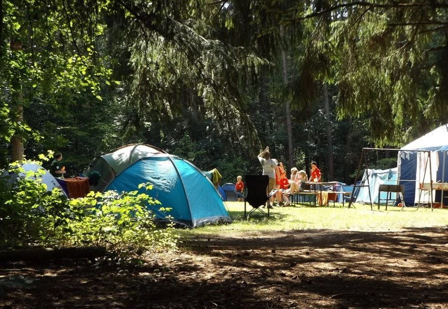 Правительство включило в программу детского кешбэка палаточные лагеря