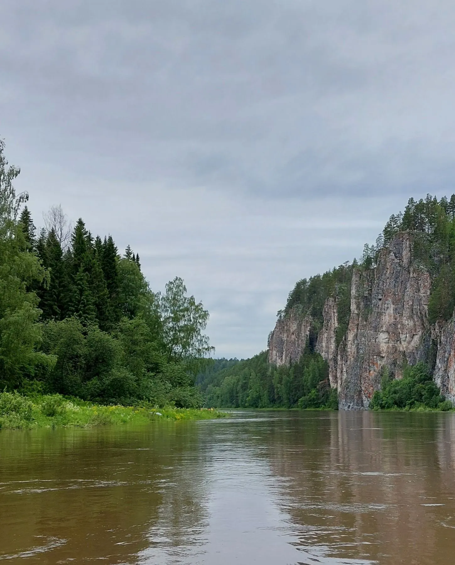Цветные линии, сплав по Чусовой и пирожки с молодыми мухоморами в Екатеринбурге