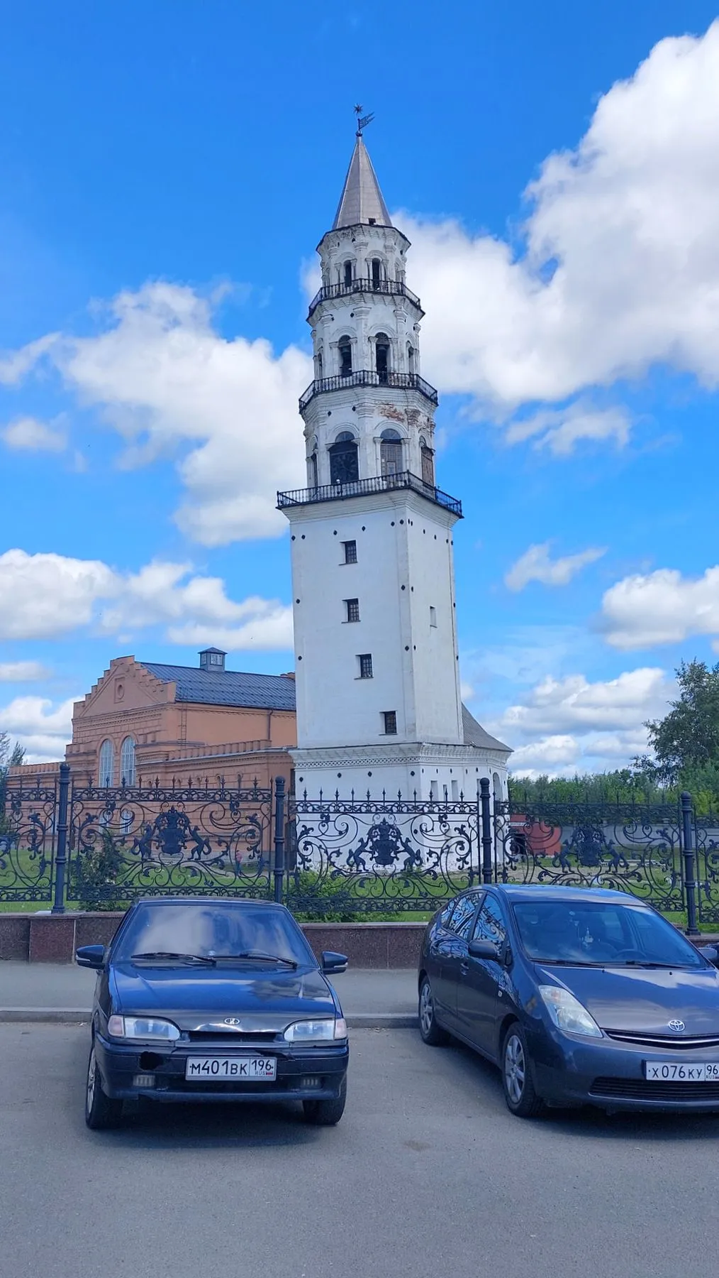 Цветные линии, сплав по Чусовой и пирожки с молодыми мухоморами в Екатеринбурге