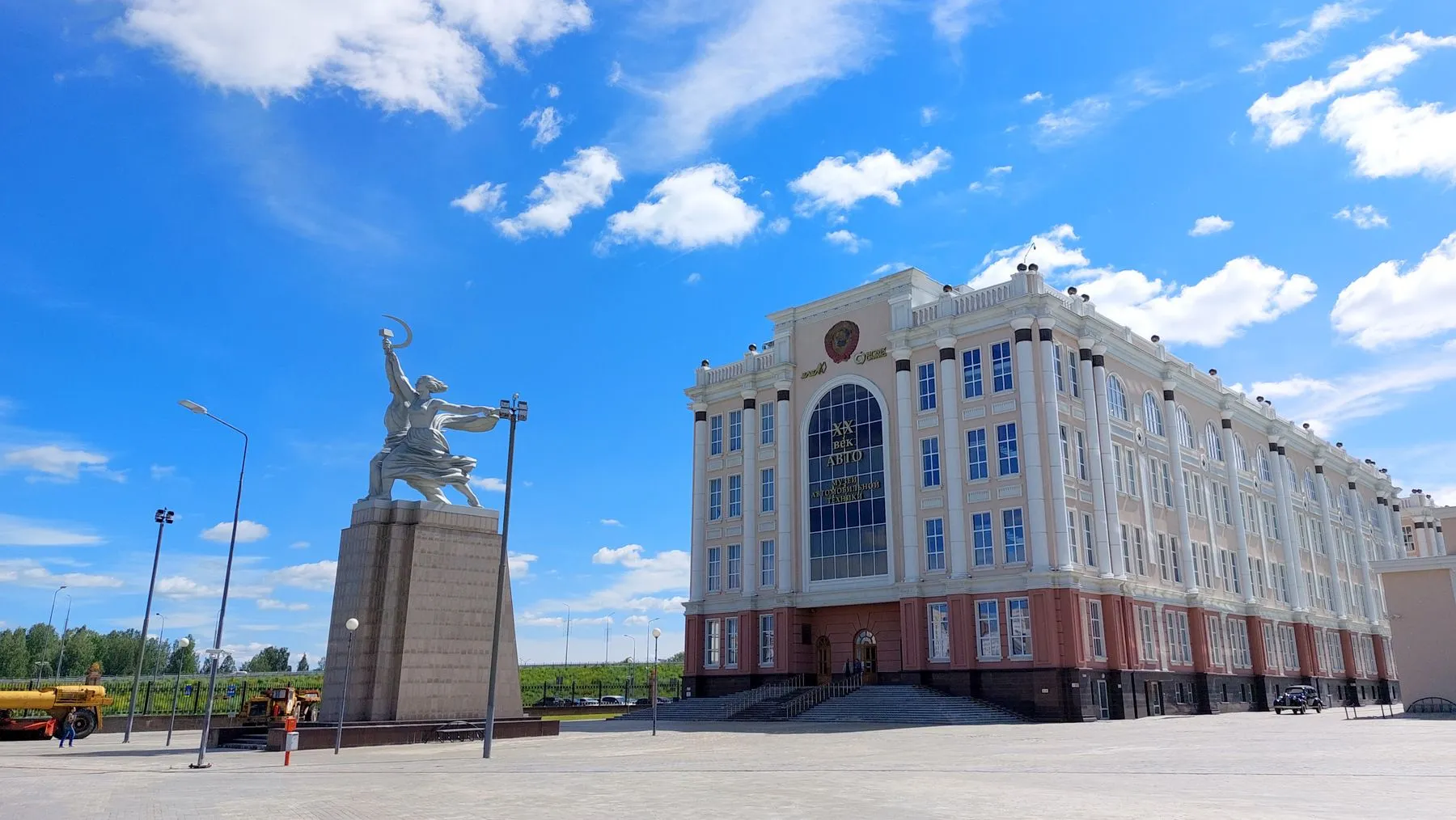 Цветные линии, сплав по Чусовой и пирожки с молодыми мухоморами в Екатеринбурге