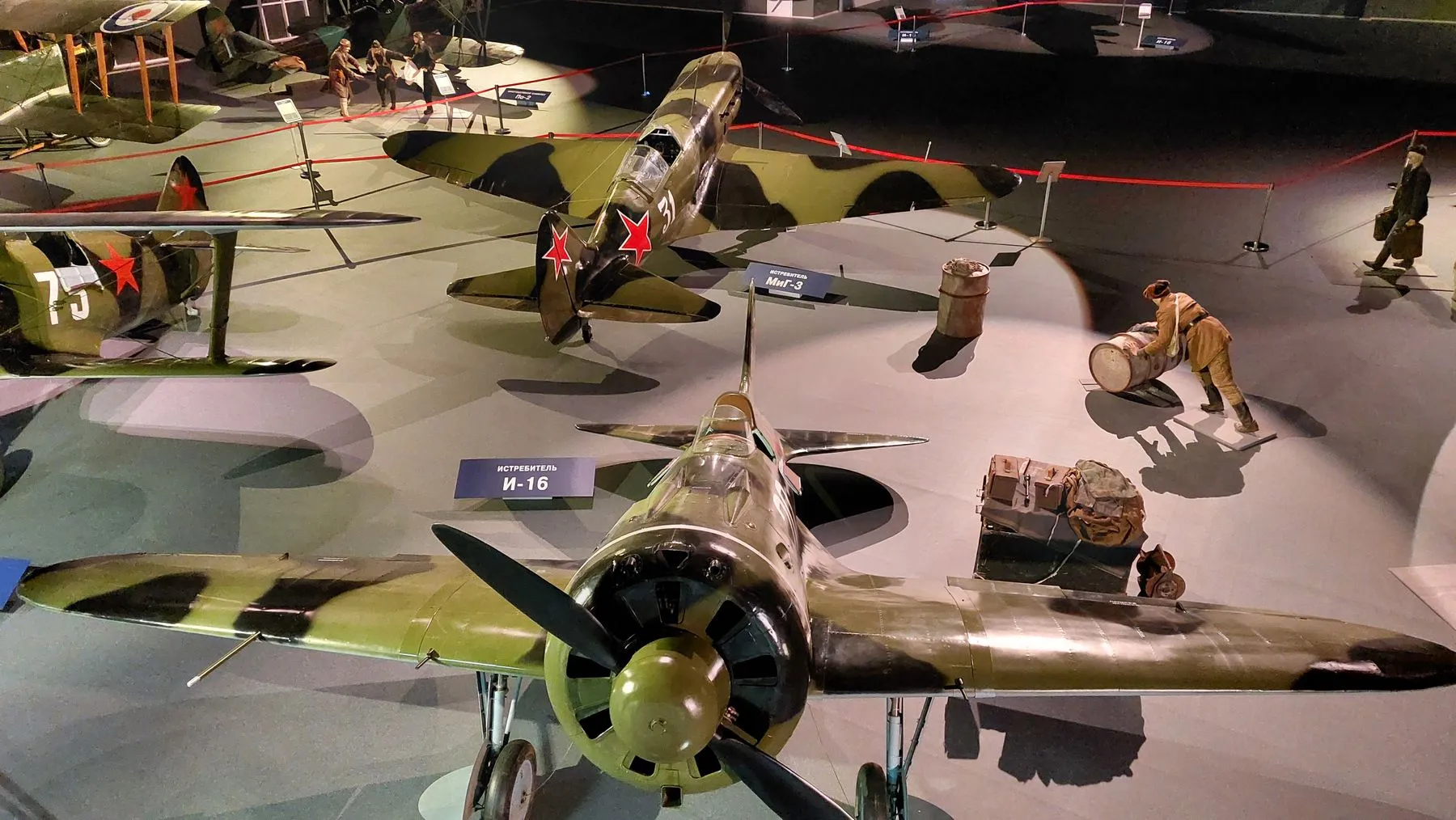 Цветные линии, сплав по Чусовой и пирожки с молодыми мухоморами в Екатеринбурге