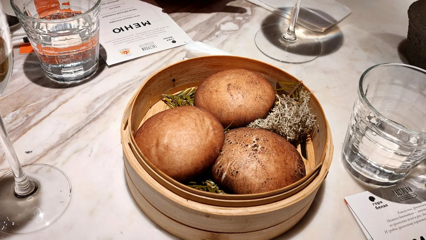 Цветные линии, сплав по Чусовой и пирожки с молодыми мухоморами в Екатеринбурге