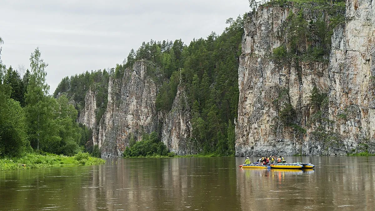 Цветные линии, сплав по Чусовой и пирожки с молодыми мухоморами в Екатеринбурге