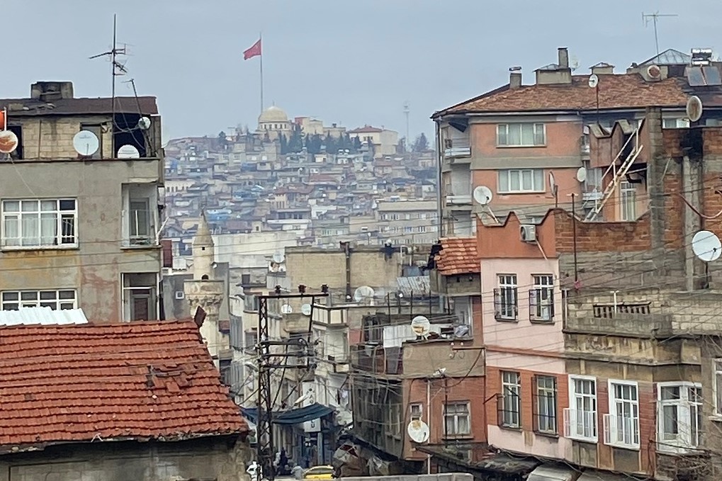 Год после землетрясения в Турции: как живут люди в пострадавших регионах