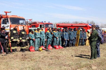 Пожарные ликвидировали крупный учебный лесной пожар в окрестностях курорта Горячий Ключ на Кубани