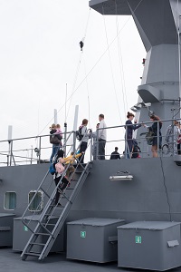 Корабль ВМС Филиппин впервые побывал во Владивостоке с деловым визитом