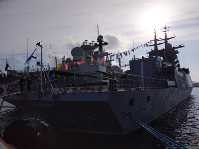 Церемония передачи новейшего корвета "Громкий" в состав ТОФ прошла на военном причале во Владивостоке